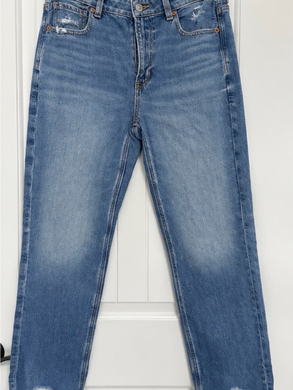 American Eagle Strigid Straight Leg Raw Hem Jeans Size 6 Regular